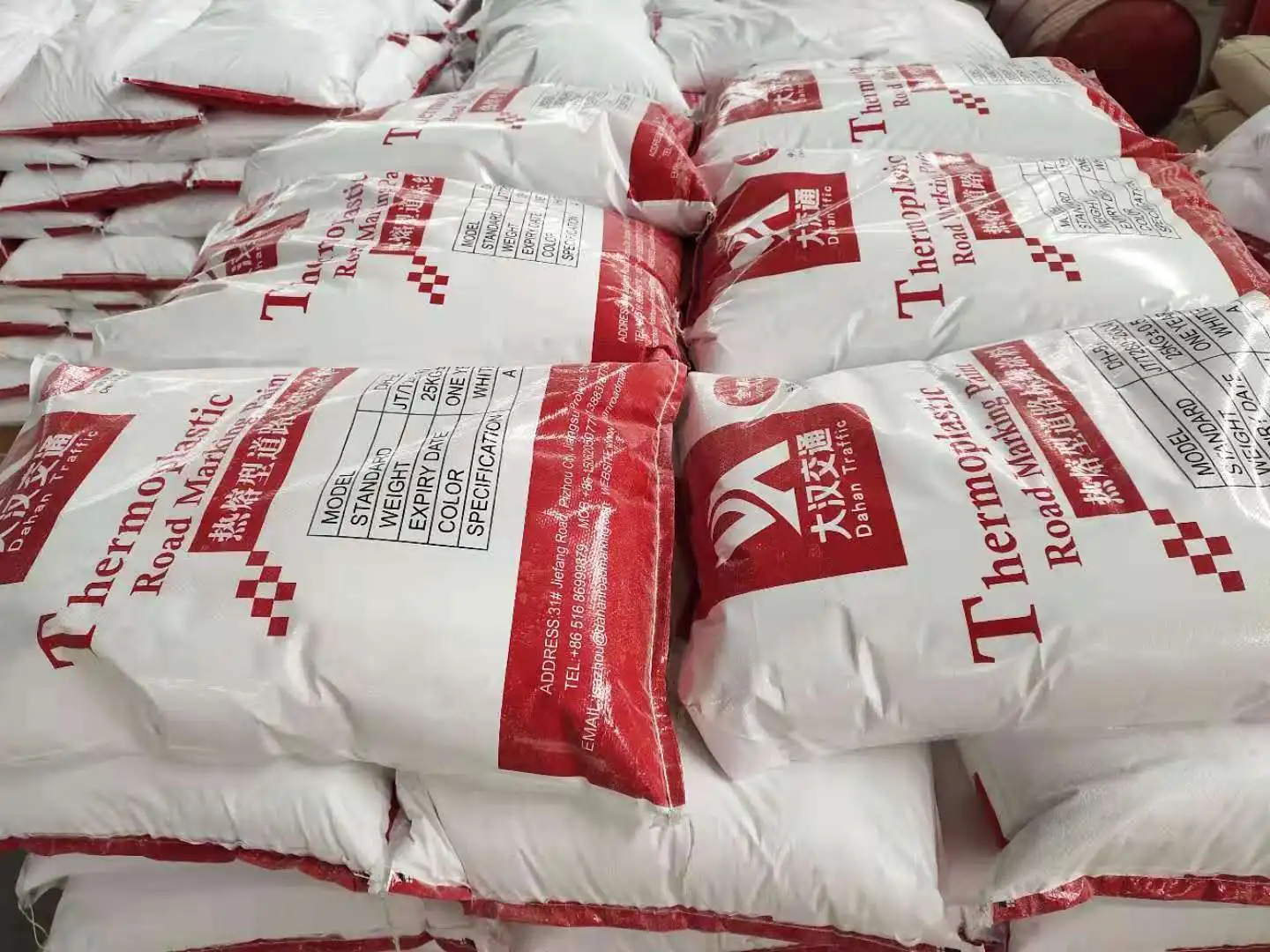 Factory direct sale thermoplastic traffilc line powder paints road yellow paint