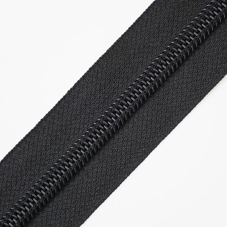 High quality suitcases, bags, clothing accessories factory customized fashion NO.5 nylon zipper long chain zipper roll