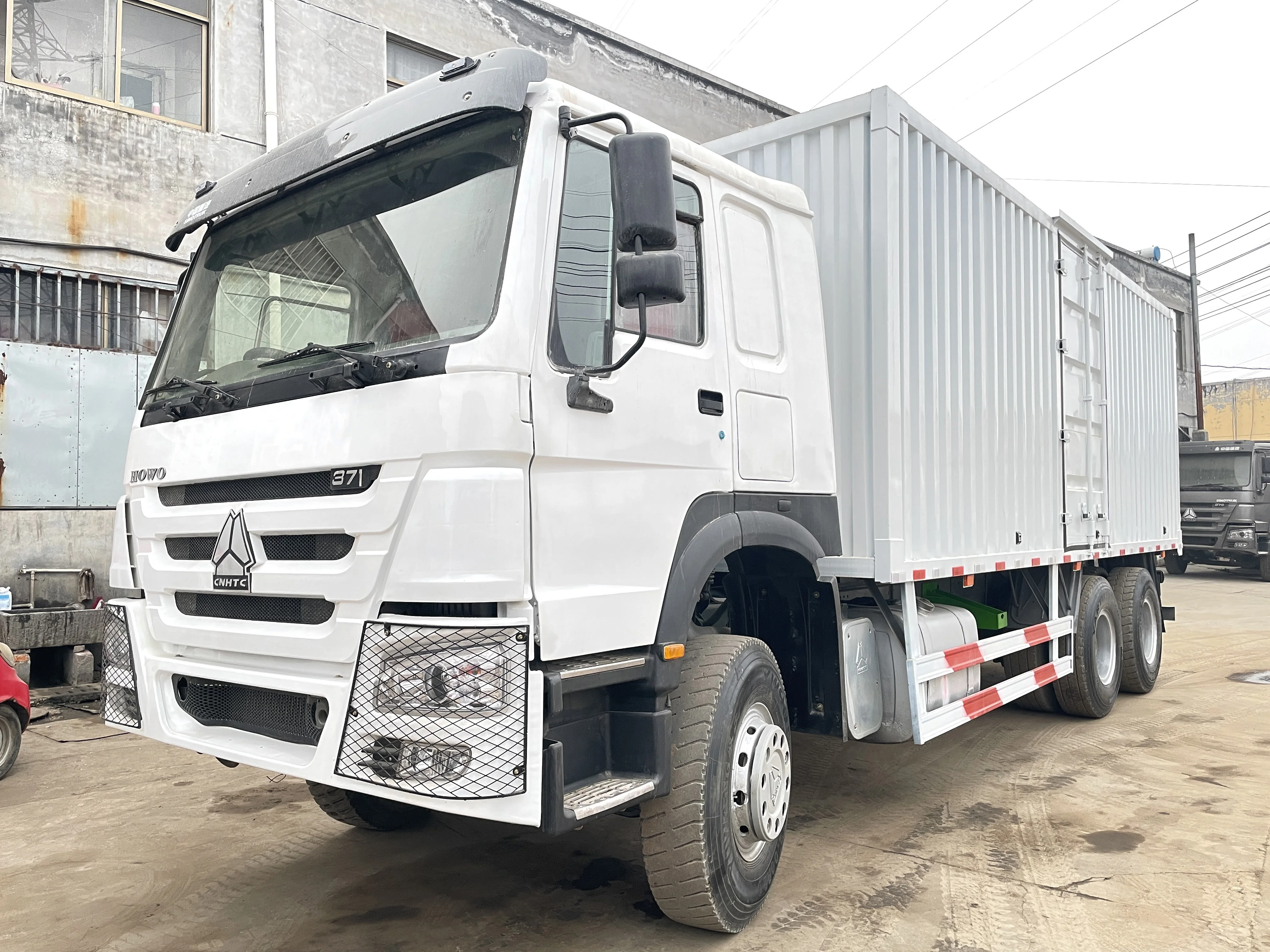 Грузовик Sinotruk Howo 12 колес 6x4 8x4 371