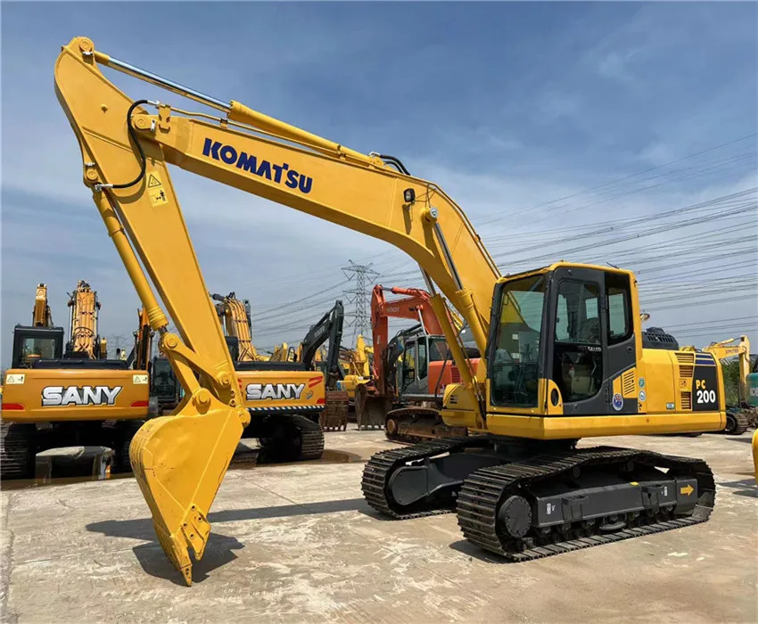 High quality Japan Komatsu PC200-8 used excavatokomatsu excavator