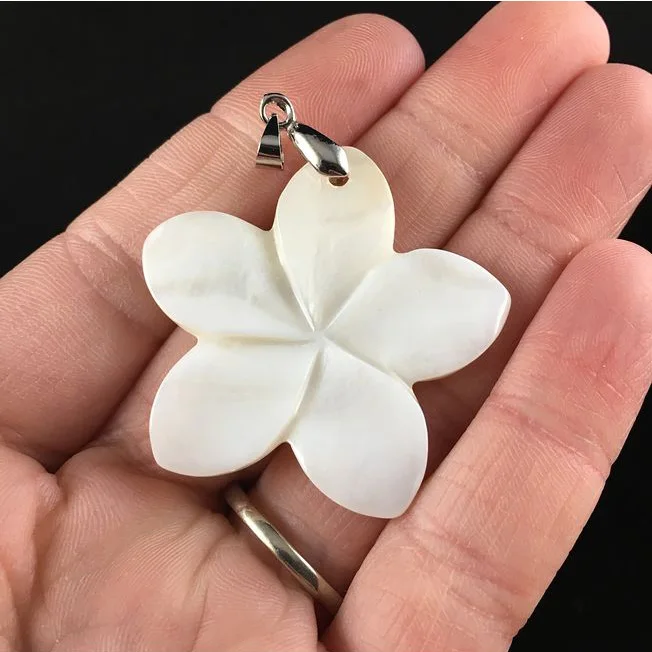 Natural Shell Beads Pendant Flower Mother of Pearl Shell Charms for DIY Earrings Necklace Jewelry Making