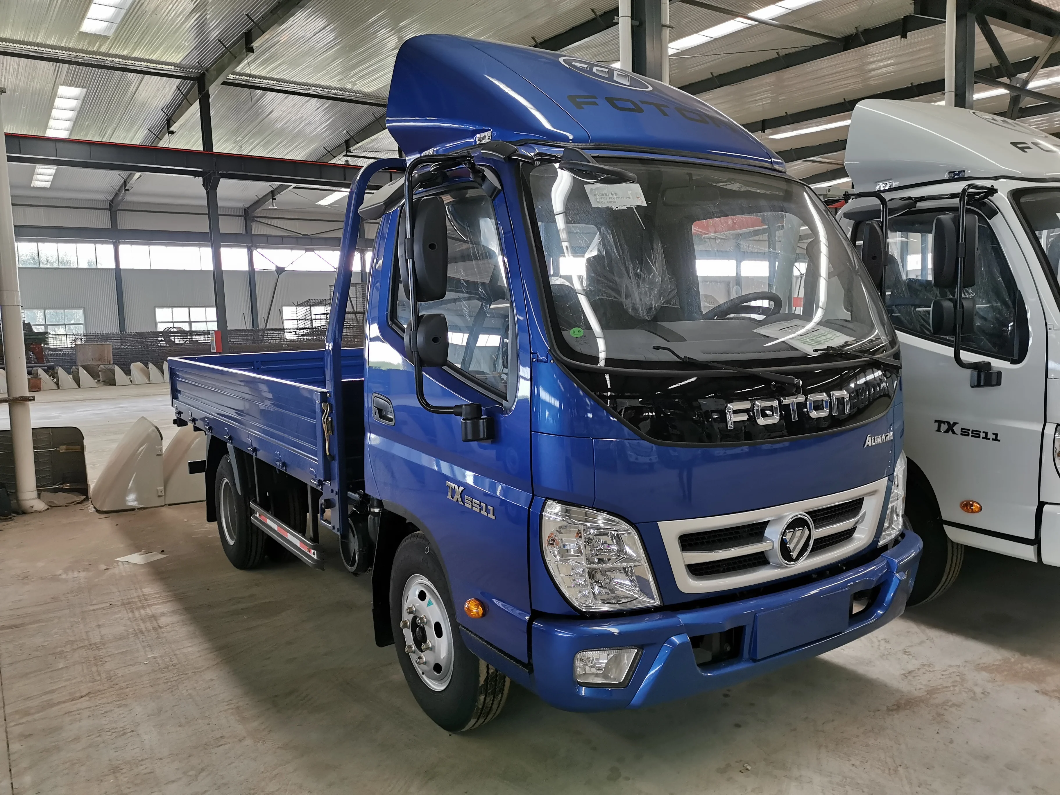POPULAR FOTON 2TONS CARGO TRUCK WITH 2.237L GASOLINE ENGINE AND 3.4M LONGER CARGO BODY