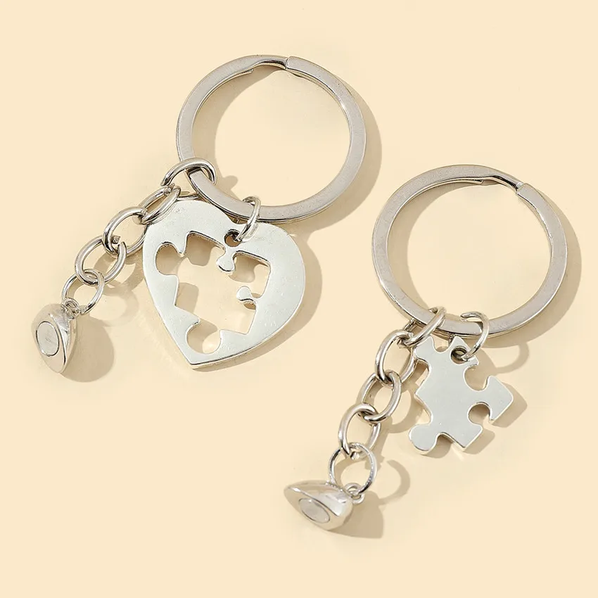 Alloy map splicing couple key chain male and female friends love key chain heart magnetic couple pendant