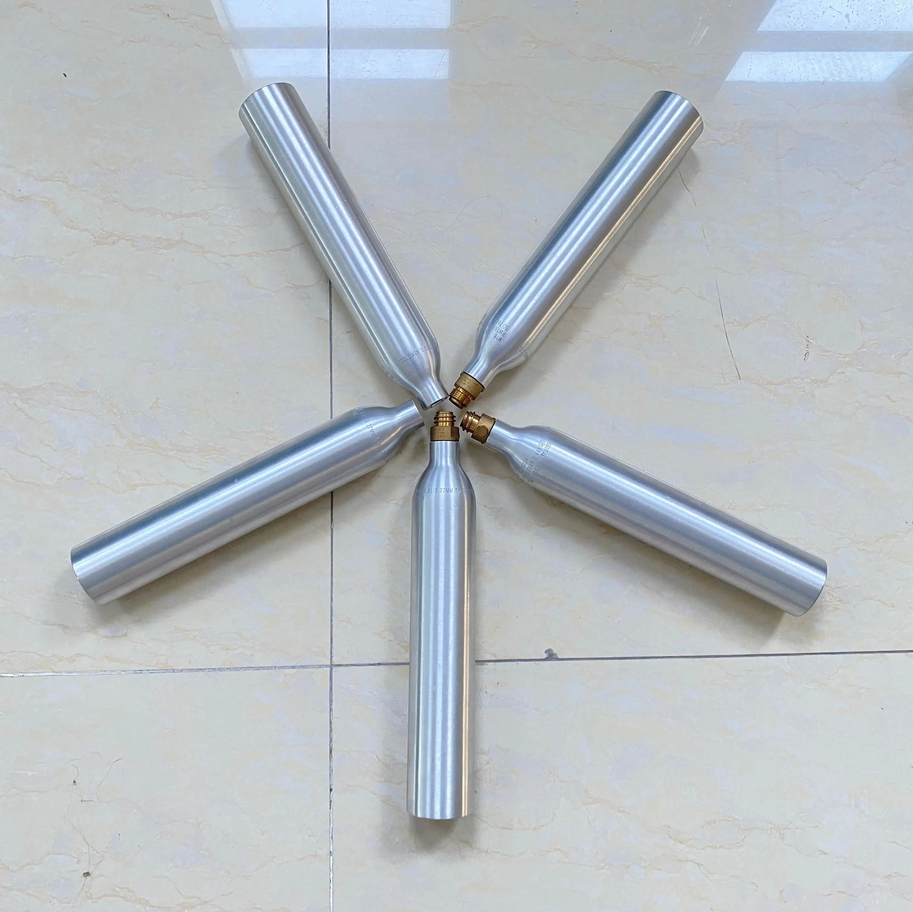 0.6L Seamless CO2 Cylinders