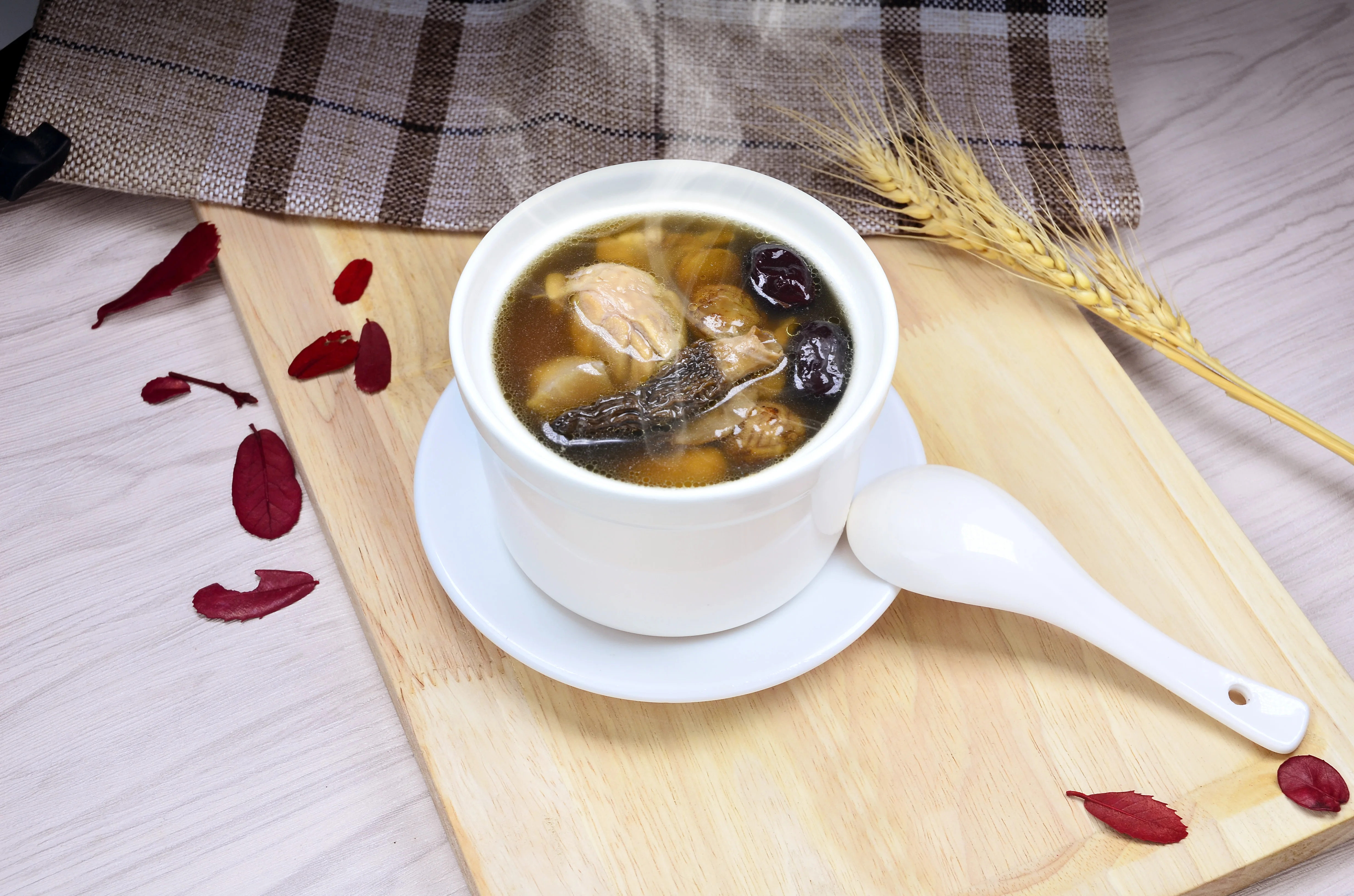 
OEM ODM High Quality good material nutritious 280g auto heat soup morchella and chicken braised soup 