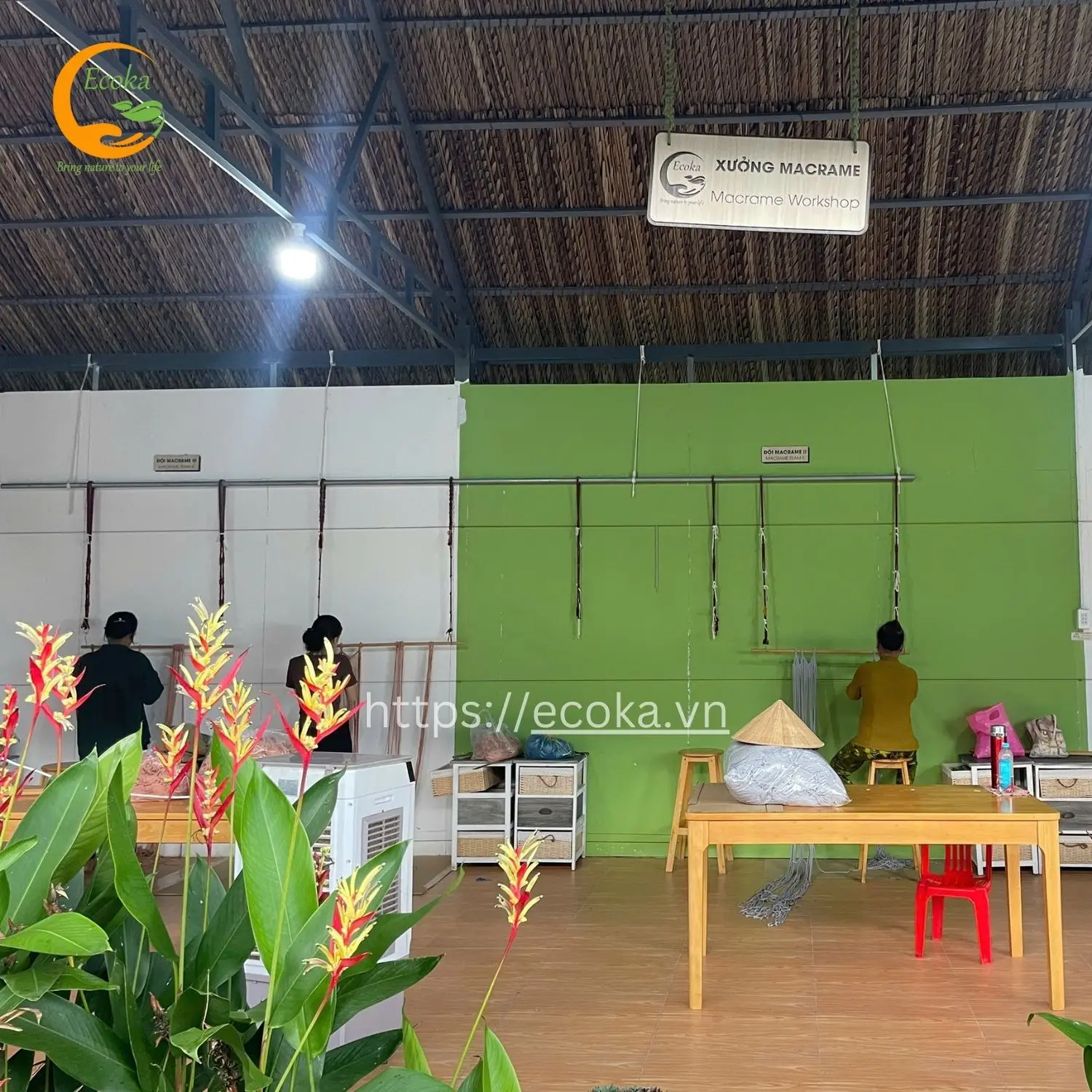 Hot Sale Boho Macrame Cat Window Perch Solid Pattern Indoor Pet Cage Wall Mounted Cat Hammock with Safety Resting Seat Bed