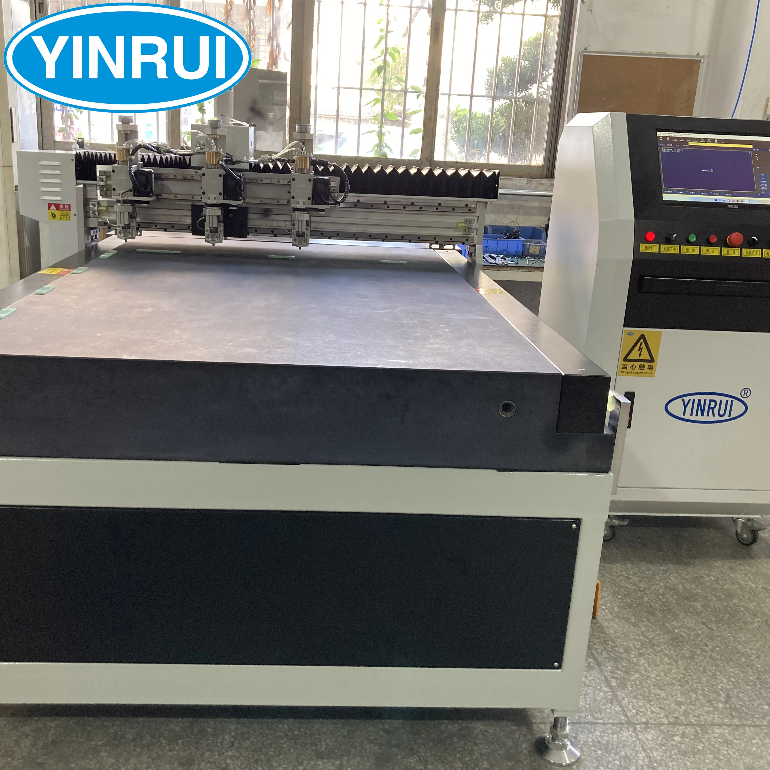 Multi cutters ultrathin glass cutting machine with high accuracy +-0.05