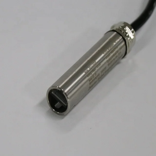 Fuel station optical oil leak sensor for double-wall fuel tank