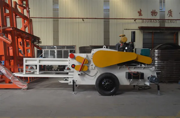 Mobile Wood Chipper Biomass Diesel Engine Wood Chips Making Machine For Sale
