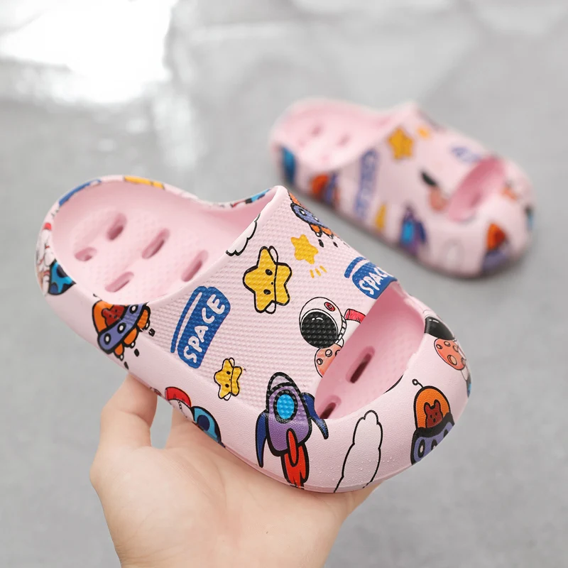 New Style Wholesale Retail Resale Unisex Bathing Sandals Children Home Hotel Hollow Leaky Kids Bathroom slippers