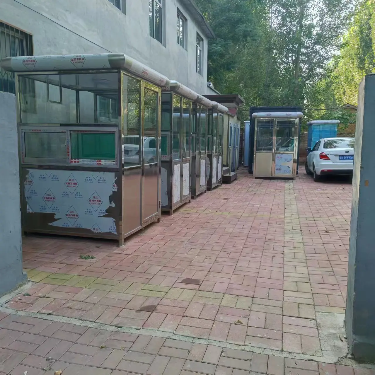 Portable Kiosk Tickets Selling Booth Security Booth Mobile Sentry Box