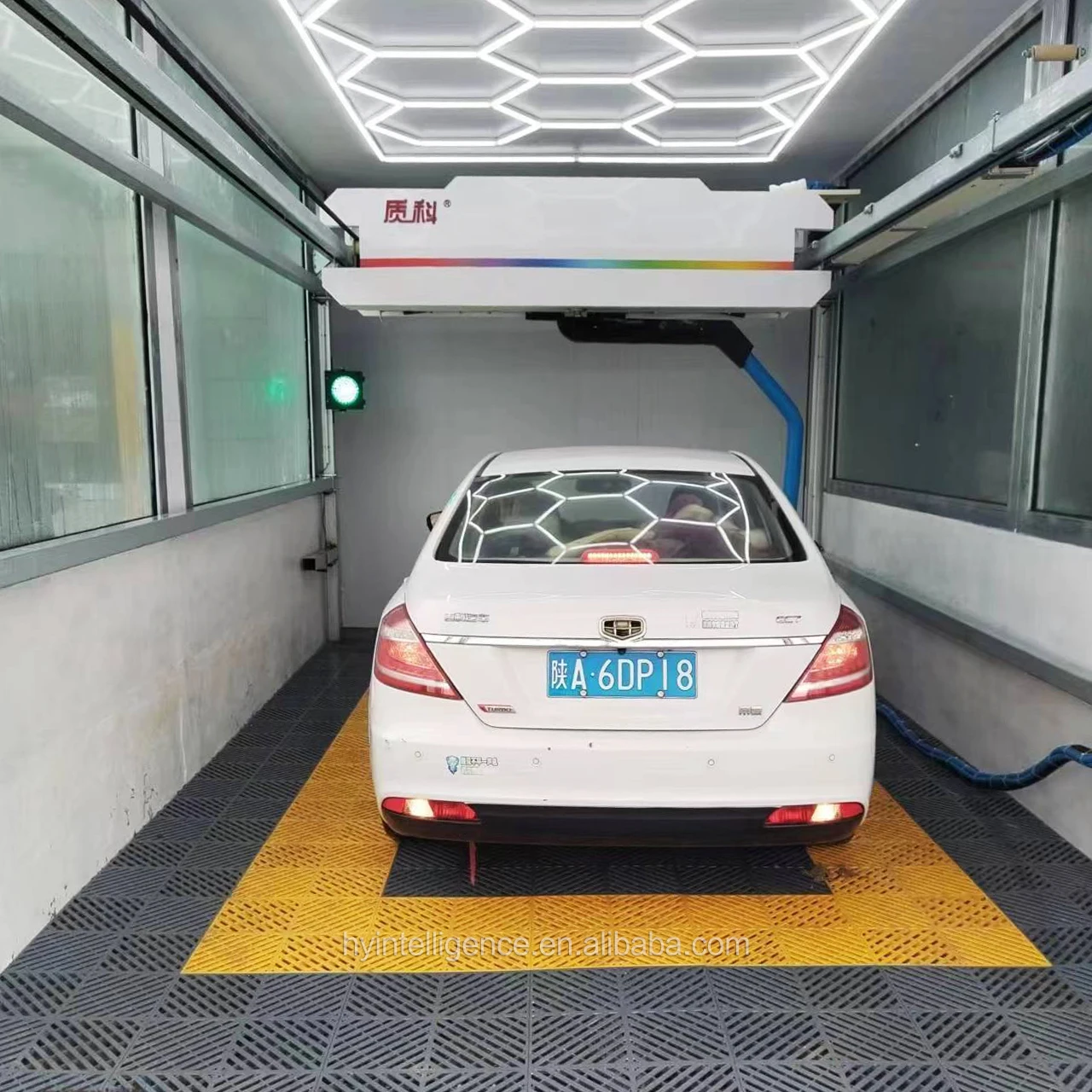 China factory new advanced washing car wash machine touch self service with colorful shampoo and four air dryer