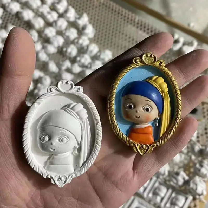 Hot Selling DIY Cartoon Graffiti Paint Plaster Doll 3D White Embryo Painted Gypsum Doll Toy