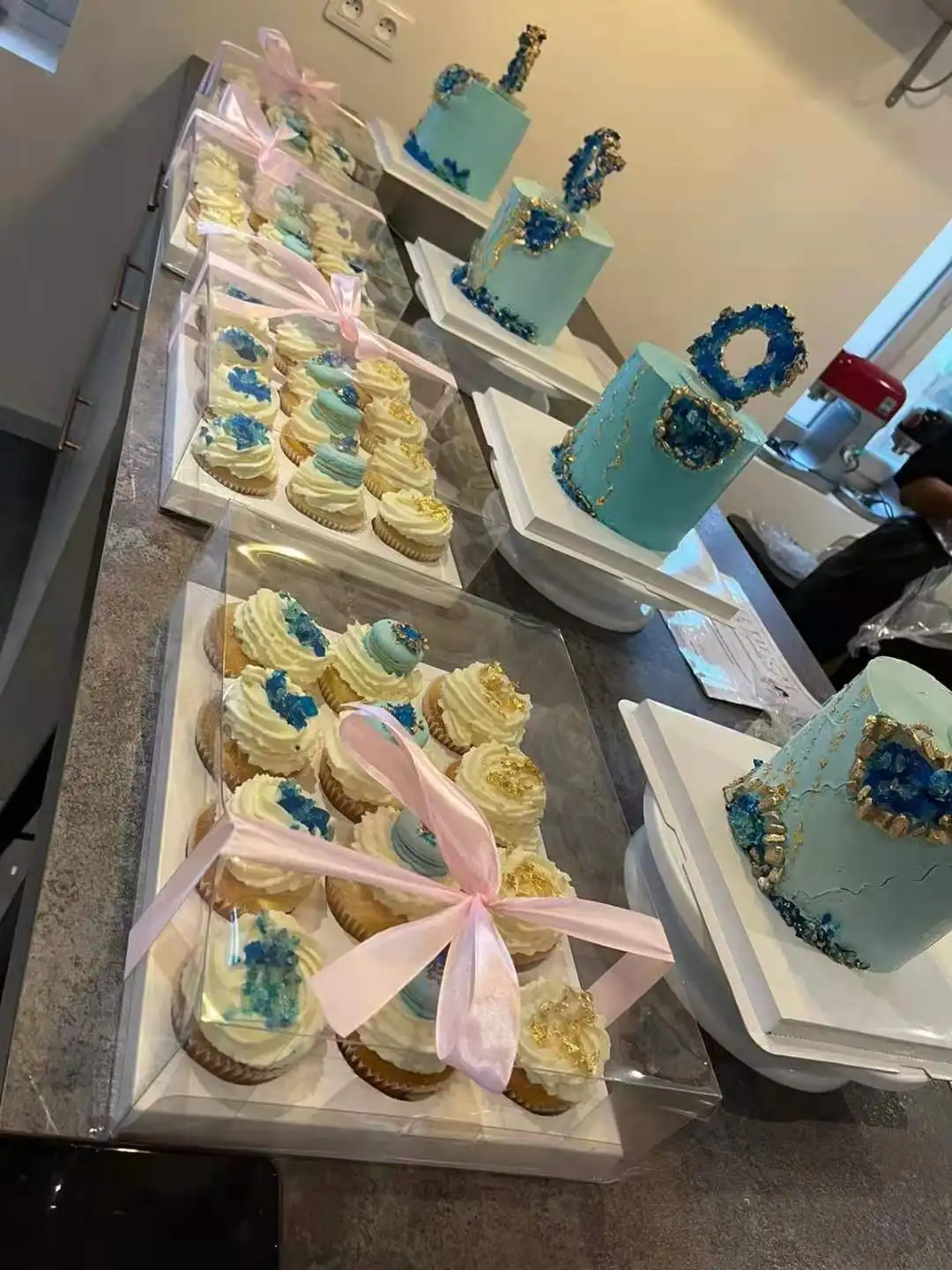 box christmas pastries pastry with cardboard and window candy boxes for package donut invitation cookie cake gift small cakes