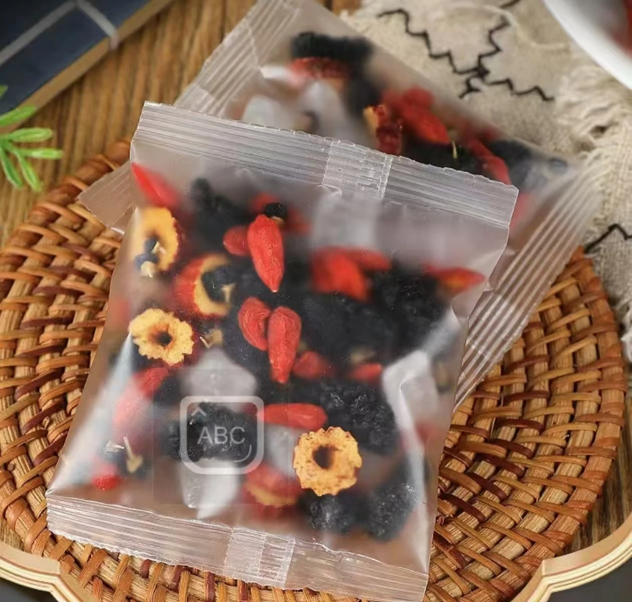 Mulberry Goji Berry Chrysanthemum Tea 7g Customizable OEM Processing Independent Triangle Bag Manufacturer Wholesale