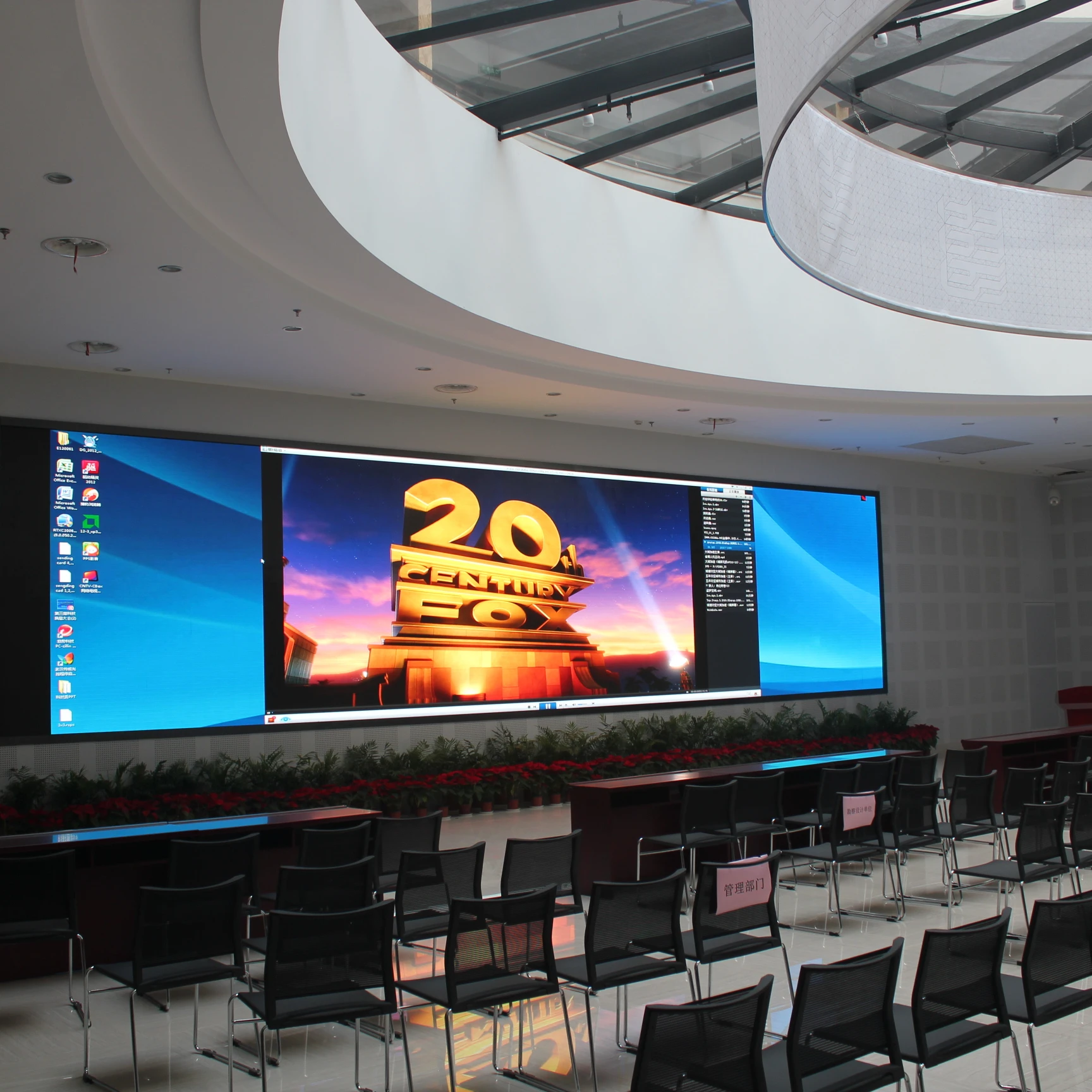 Wholesale Popular background video wall indoor p2.5 indoor  panel display led screen for indoor concerts roll up