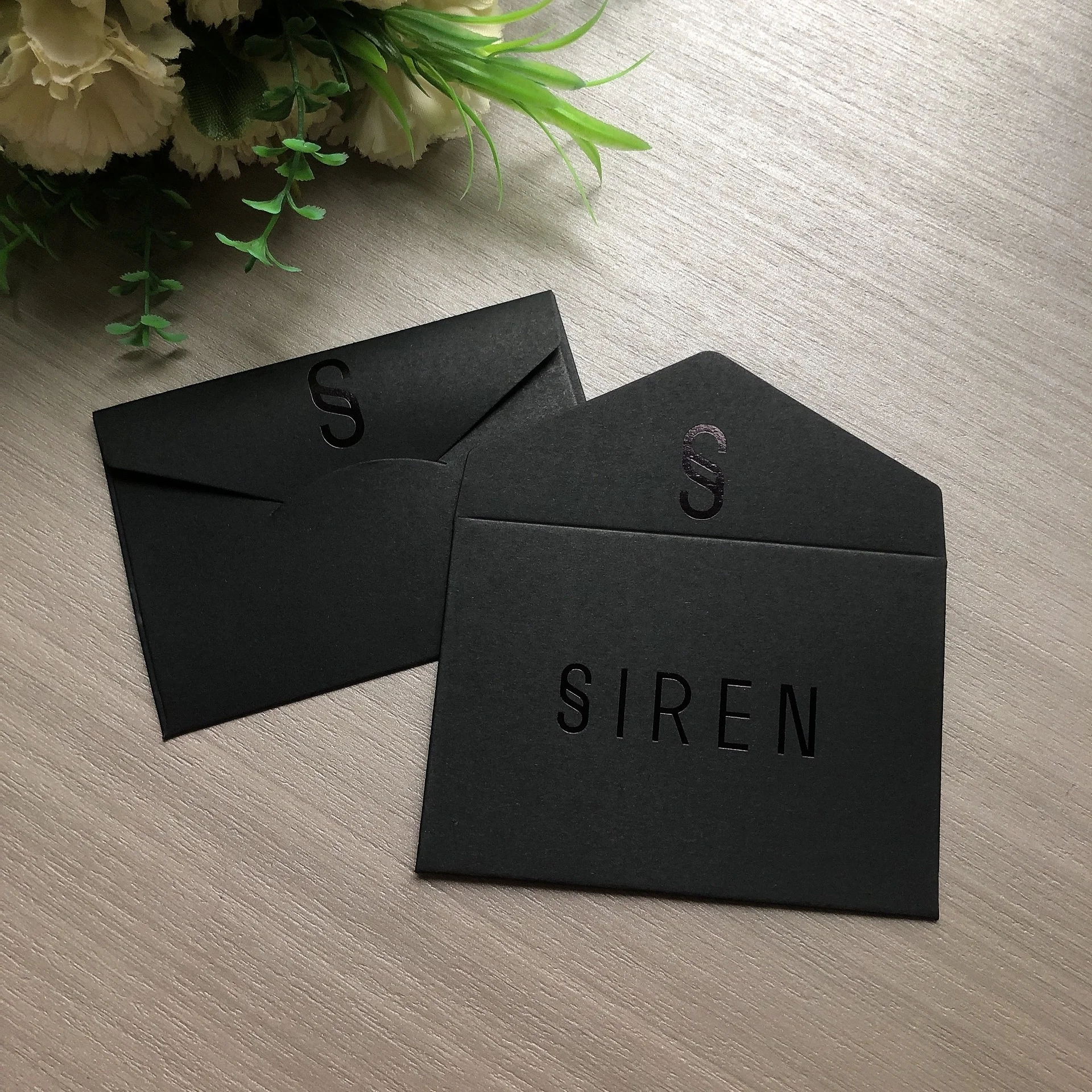 Custom Hot Stamping Black Foil Black Cardboard Paper Envelope for Jewelry Card /gift Voucher