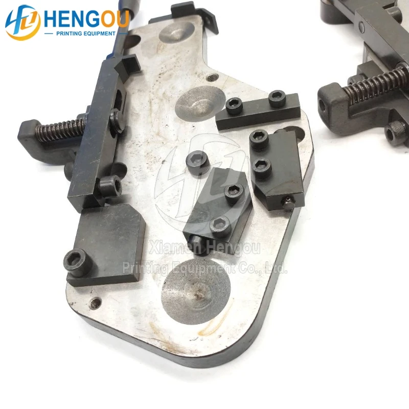 1 Pair Chinese High Quality  71.010.003 71.010.004 Plate CD102 CX102 SM102 SX102 Bearing Plate