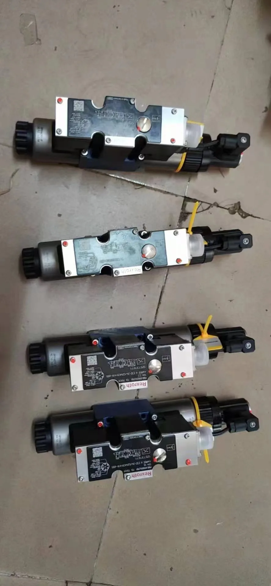 Best price rex-roth 4WREE 10 W50-2X/G24K31/A1V R900931371 Proportional solenoid valve 4WREE 4WREE6  4WREE10