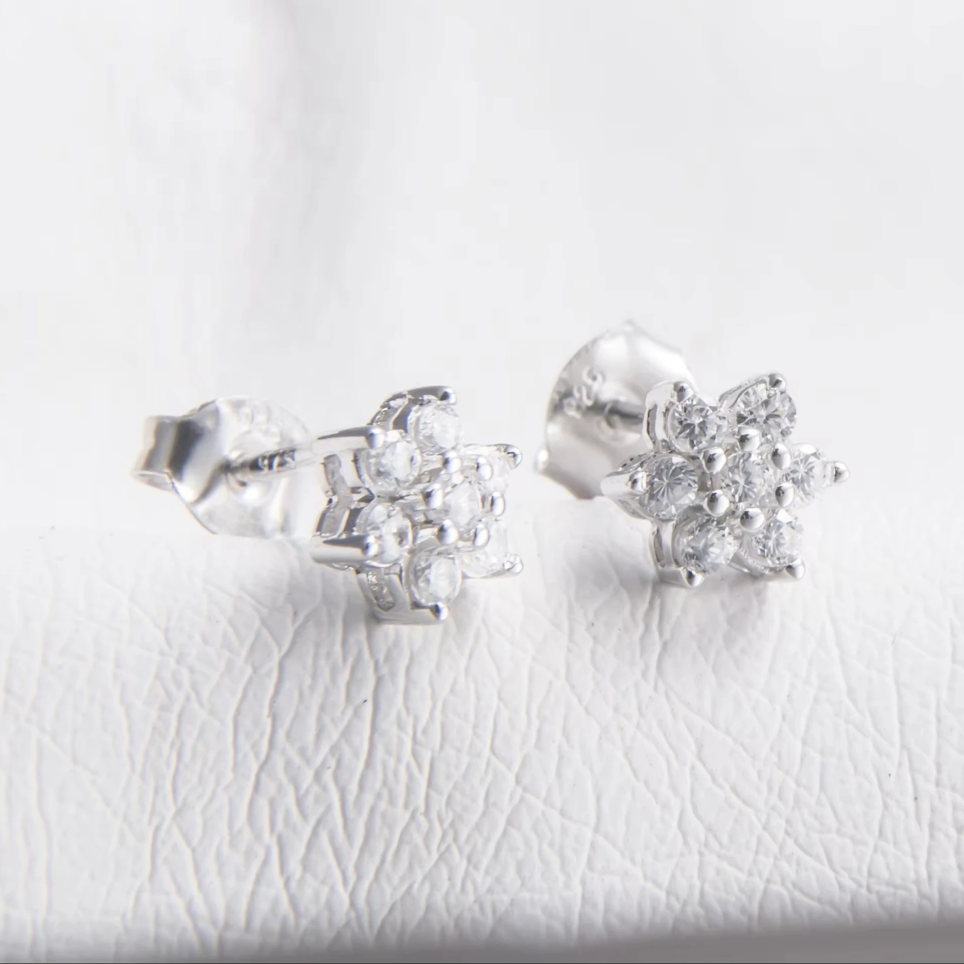 Wholesale 925 Sterling Silver Fine Stud Earrings Zircon Flower Shape High-Polished Platinum Plate Electroplate Luxury Jewelry