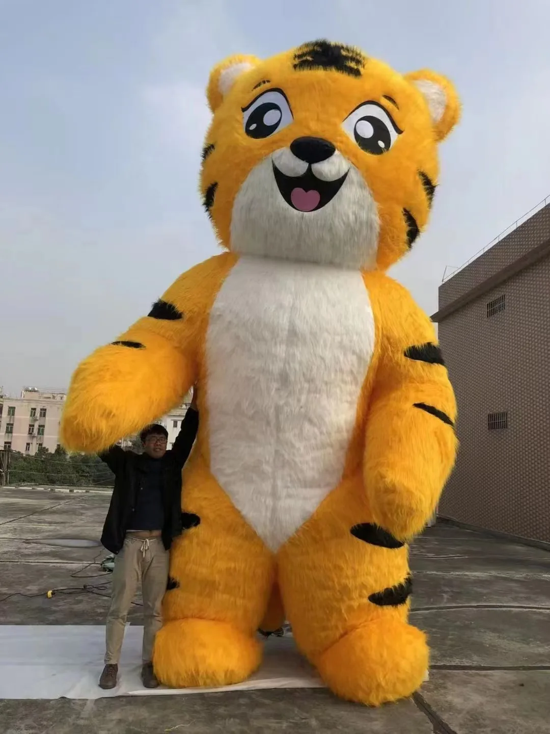 Guangzhou Hot Selling Large Size Cartoon Lovely Animal Tiger mascot costume for Amusement park