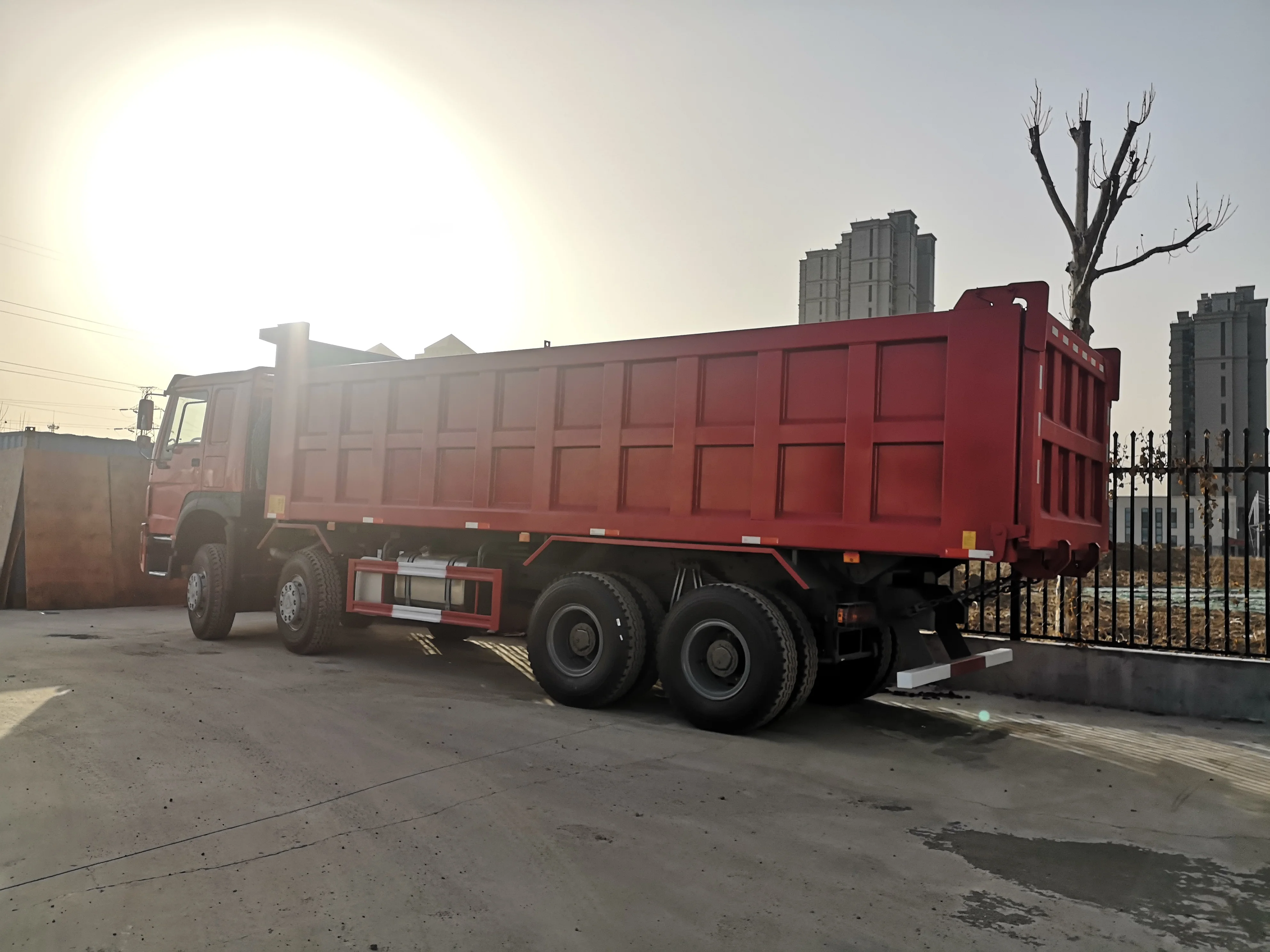 HW76 CABIN RIGHT HAND DRIVE DUMP TRUCK FOR SALE