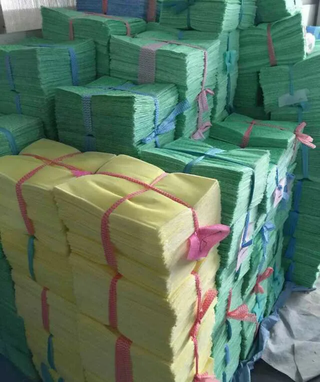 Оптовая продажа 4000 шт. в упаковке бамбуковое волокно 30 см * одноразовая тканевая ткань для мытья посуды с принтом