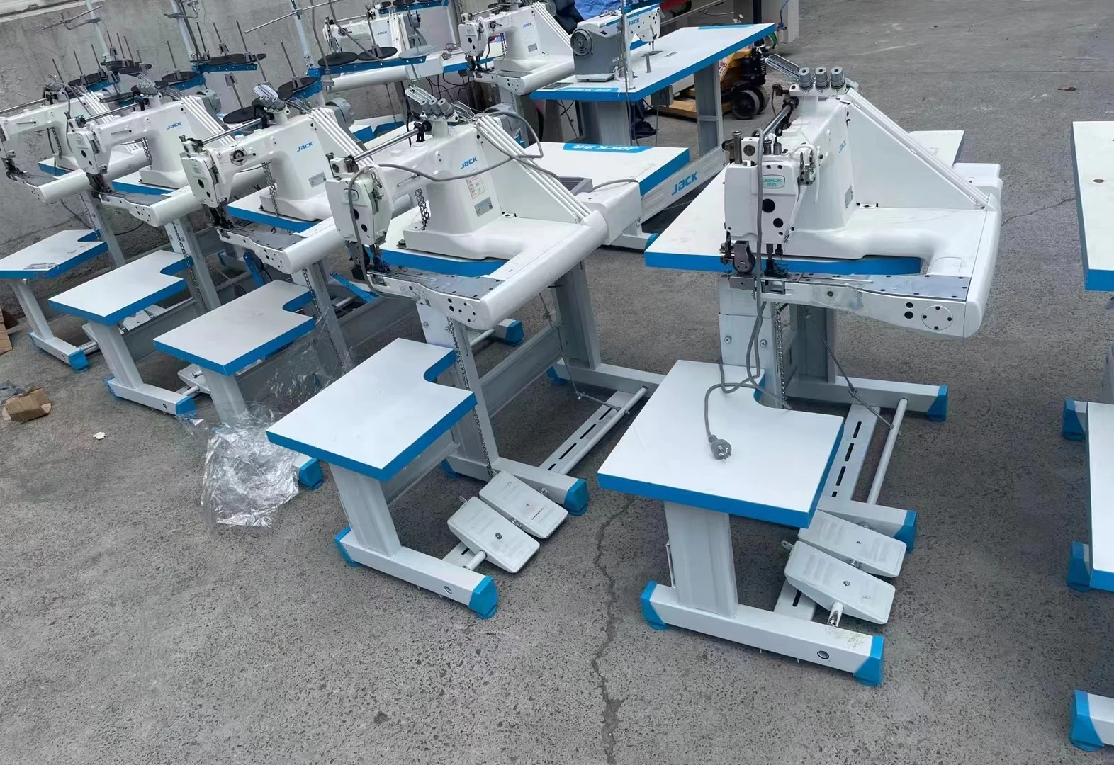 JACK JK-T9270D twin-needle 9280D three-needle chain feed arm sewing machine for sewing denim, shirts, raincoats, etc.