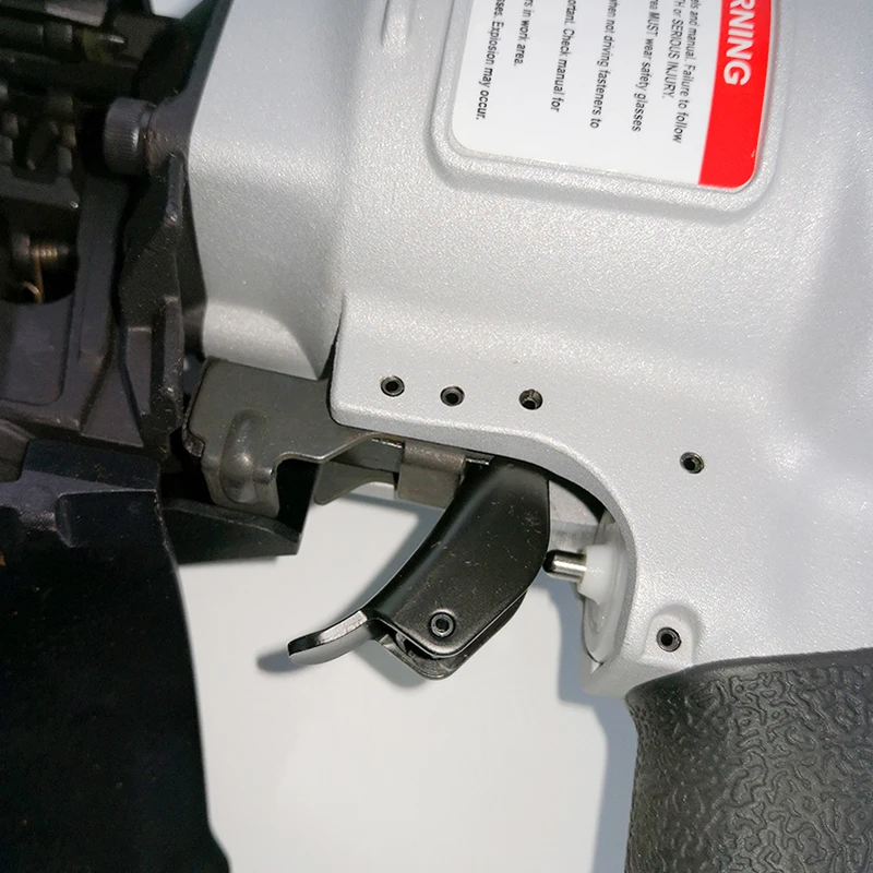 Спиральный пневматический пистолет для гвоздей