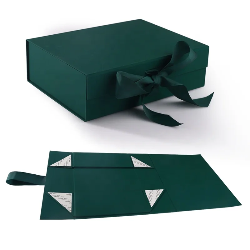 Custom size recyclable rigid magnet box packaging haba dress up doll lilli magnetic game box