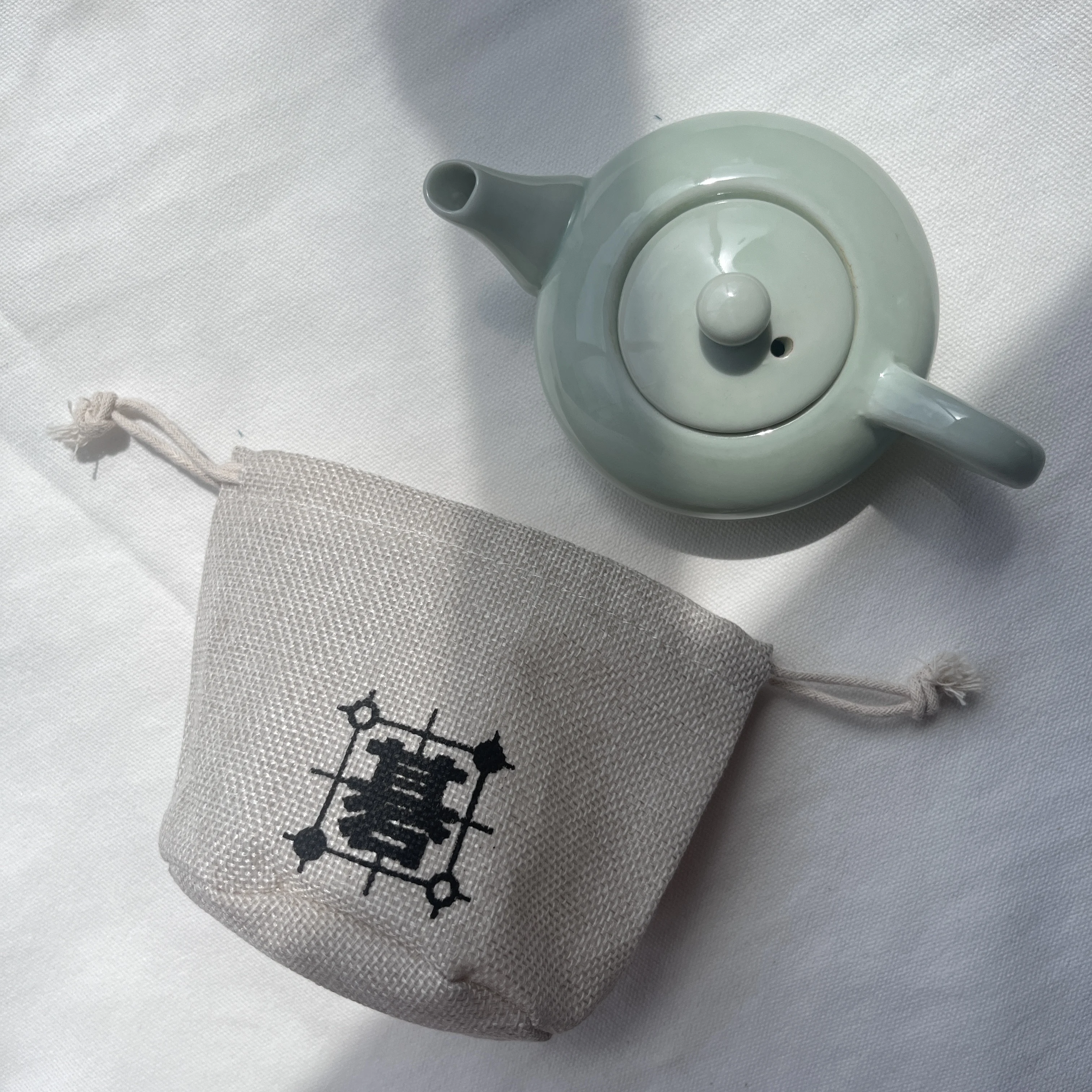 High definition dustproof cotton bags, other textile bags, mahjong bags, jewelry bags with iconic cotton bags