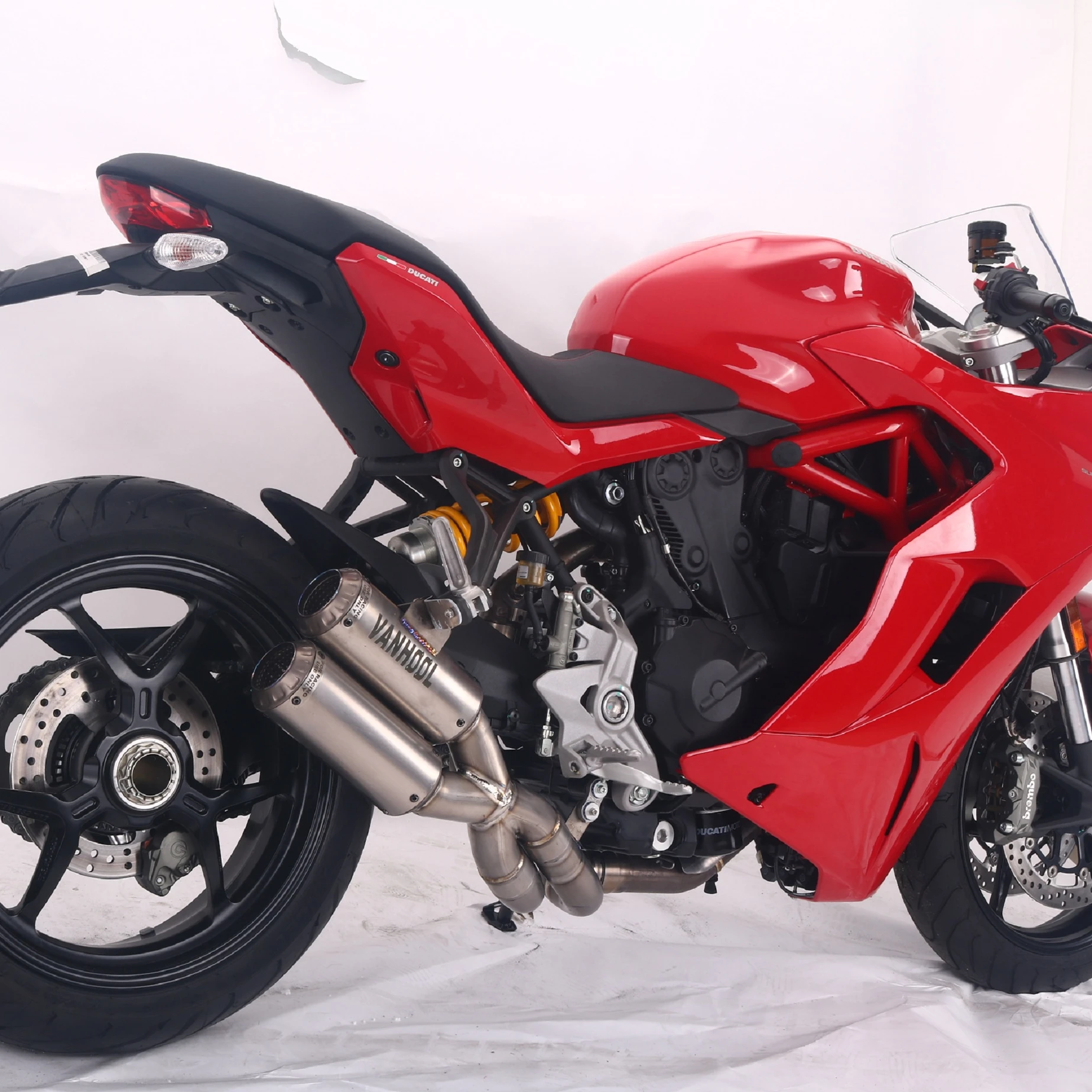 Supersport 939 motorcycle performance titanium exhaust pipe slip on system