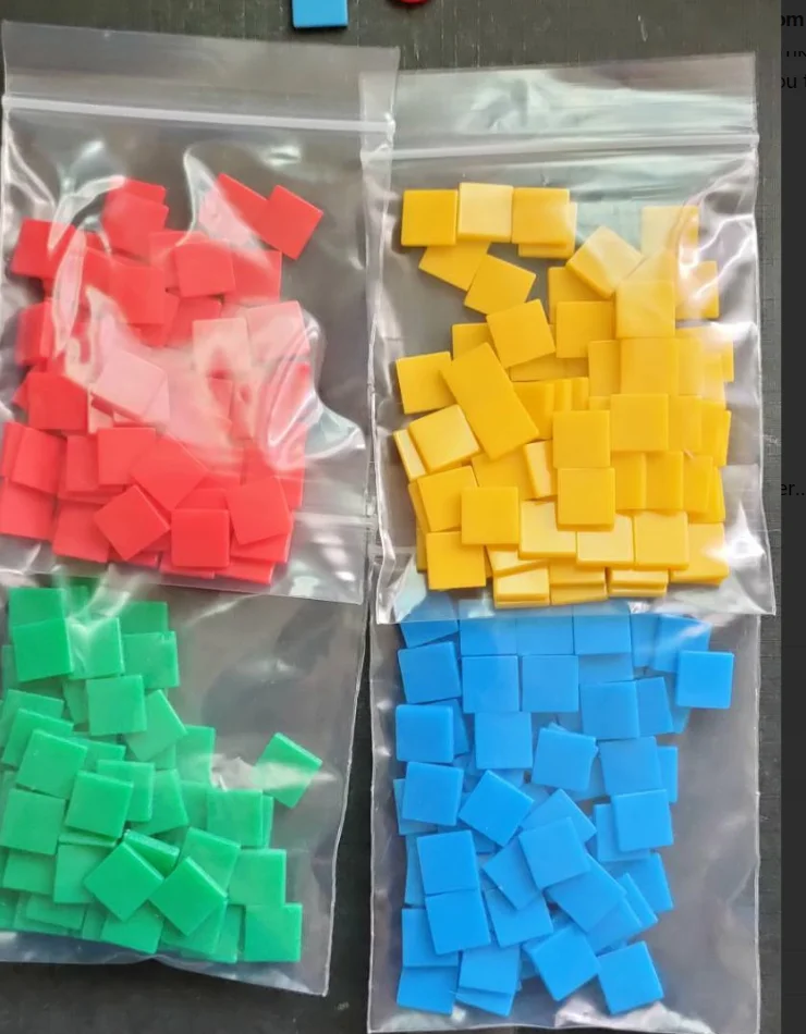 Plastic Board Game digital signature token plastic tile game pieces with round and squared shape and game dice set