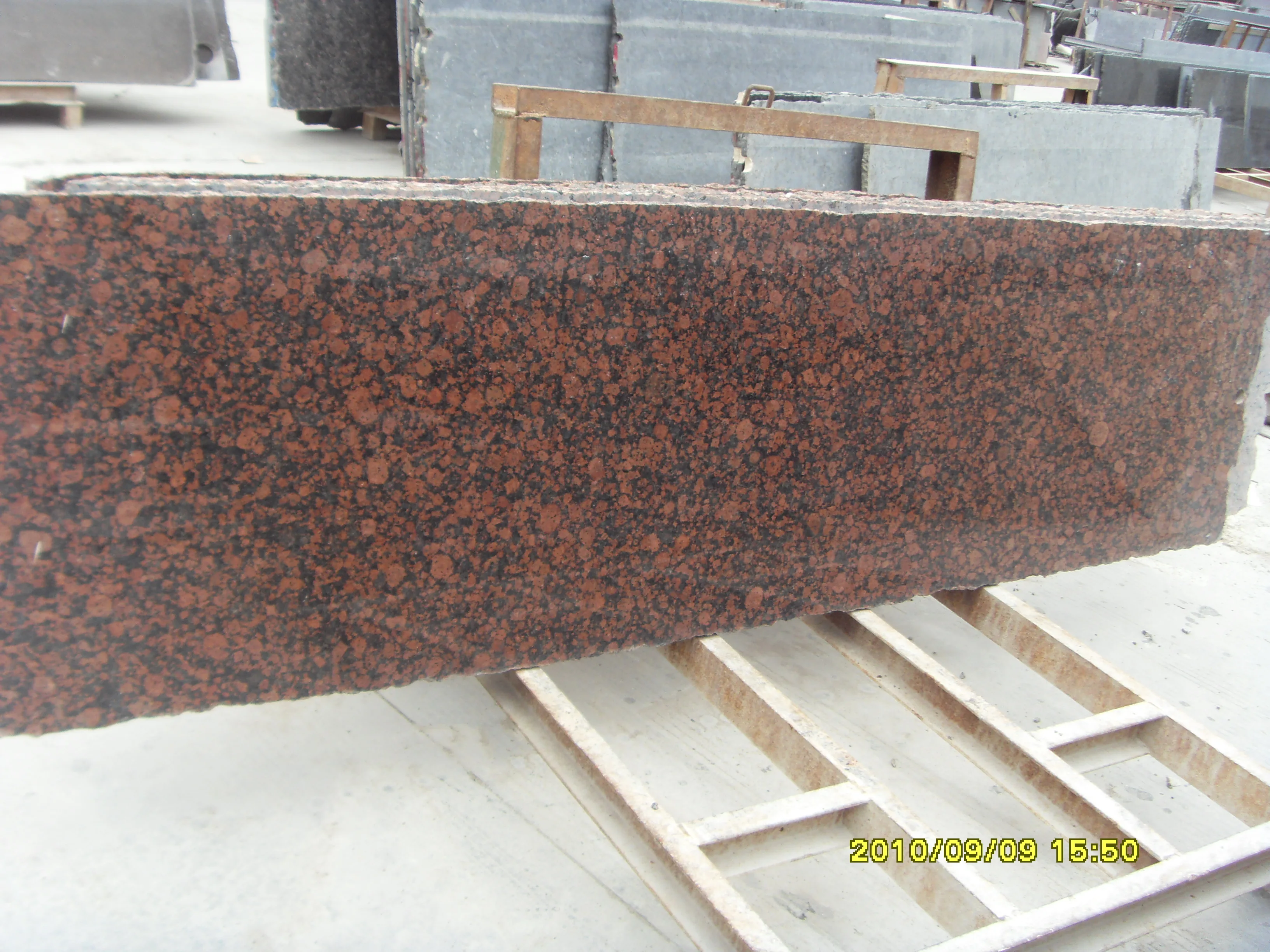 Low price rajasthan Carmen red granite jalore for cemetery vases
