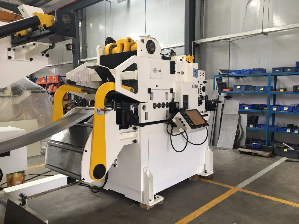 
New Design Combined Decoiler Straightener Feeder 3 In 1 Machine For Thick 0.5-4.5 mm Sheet Metal 