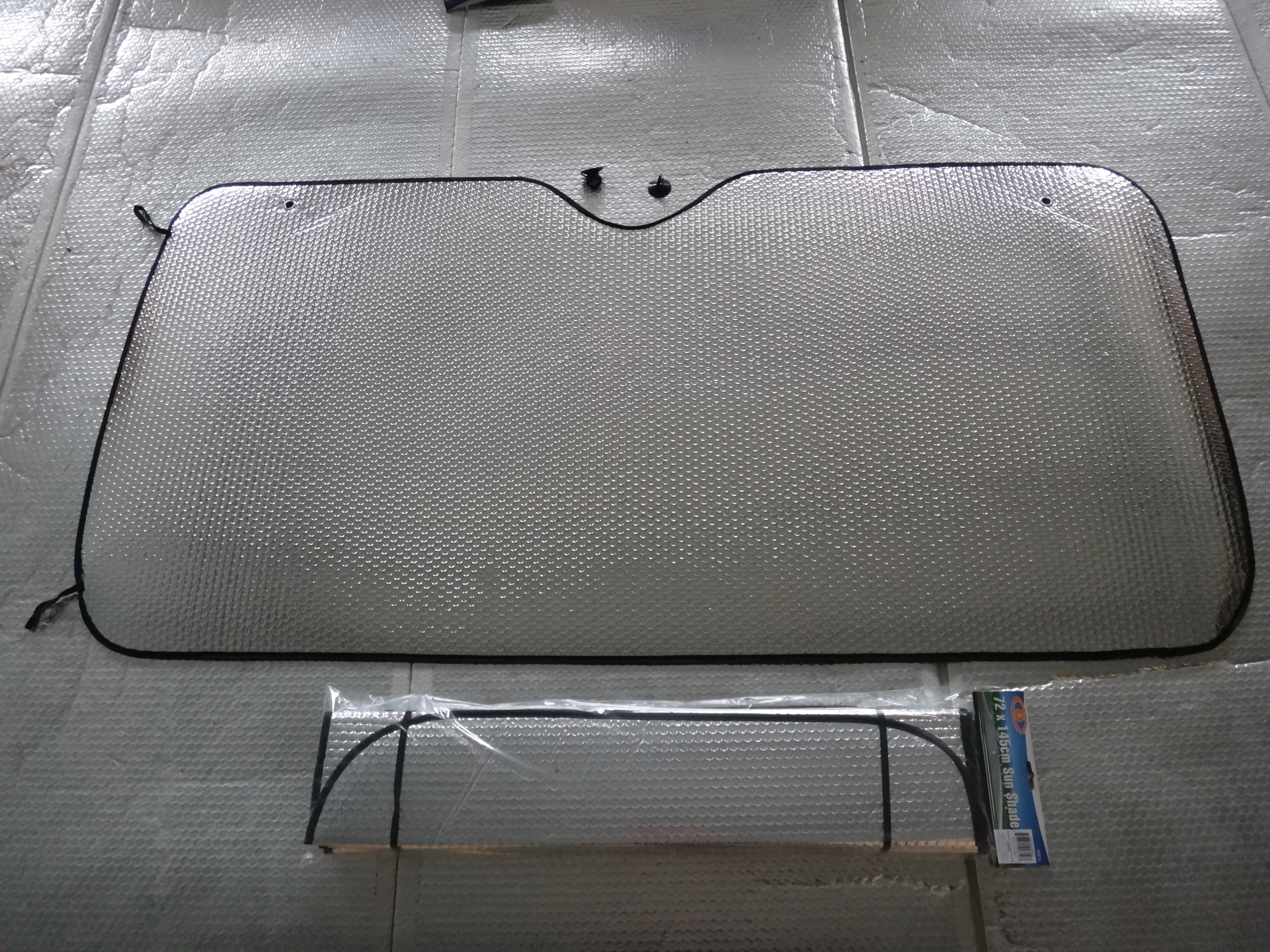 Threewen Universal Windshield Car Sun Shades Foldable Sunshade to keep your vehicle cool 140x70cm Bubbles Windshield Sun Shade