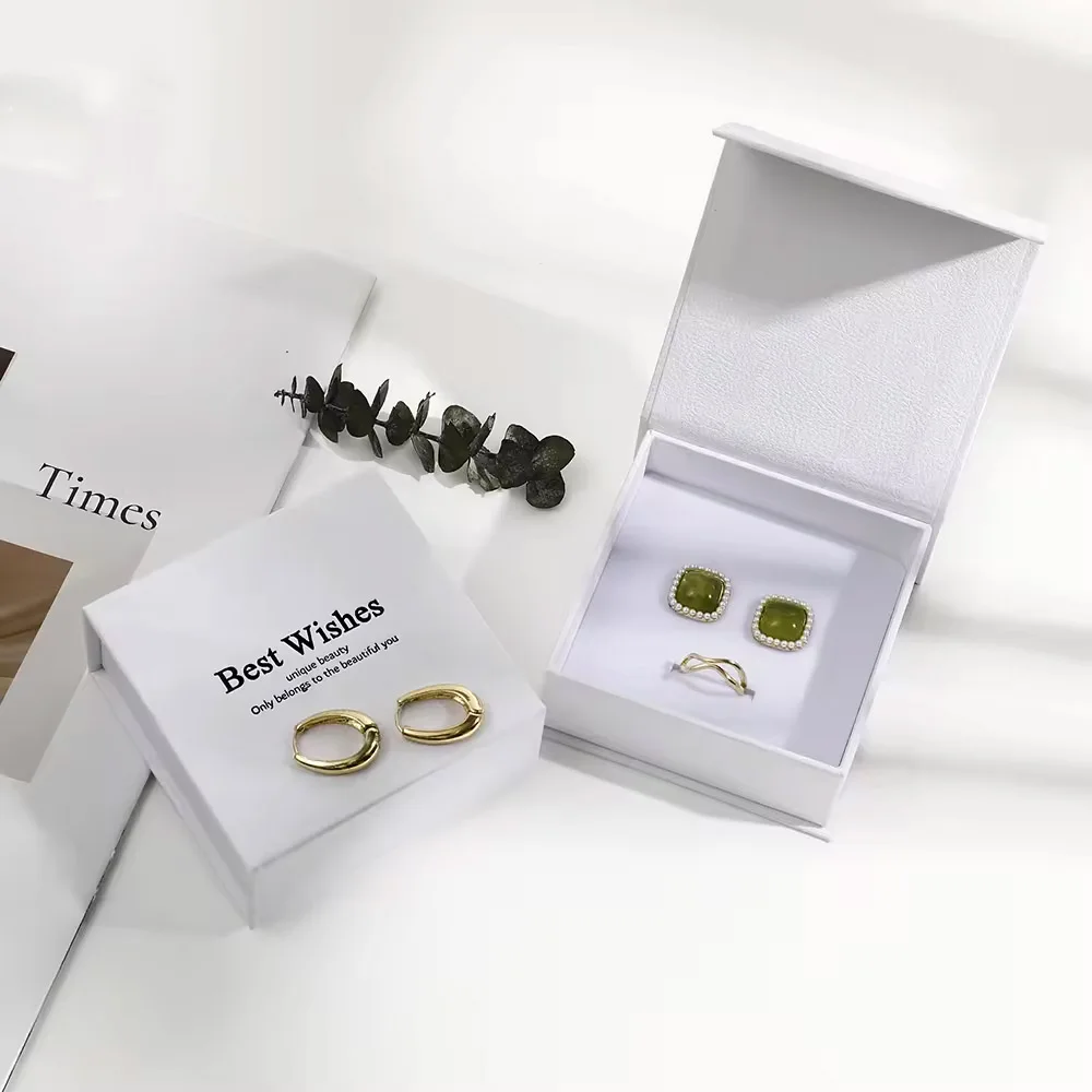 Luxury logo MOQ 50 PCS Wholesale Price Velvet Jewelry Box Packaging Jewelry Box Set Packaging White Jewelry Boxes