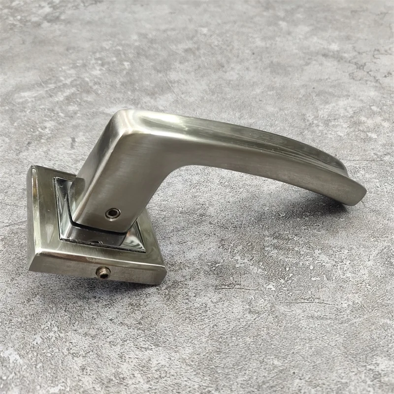 
Russia Aluminum Door Handle on Round Rose 