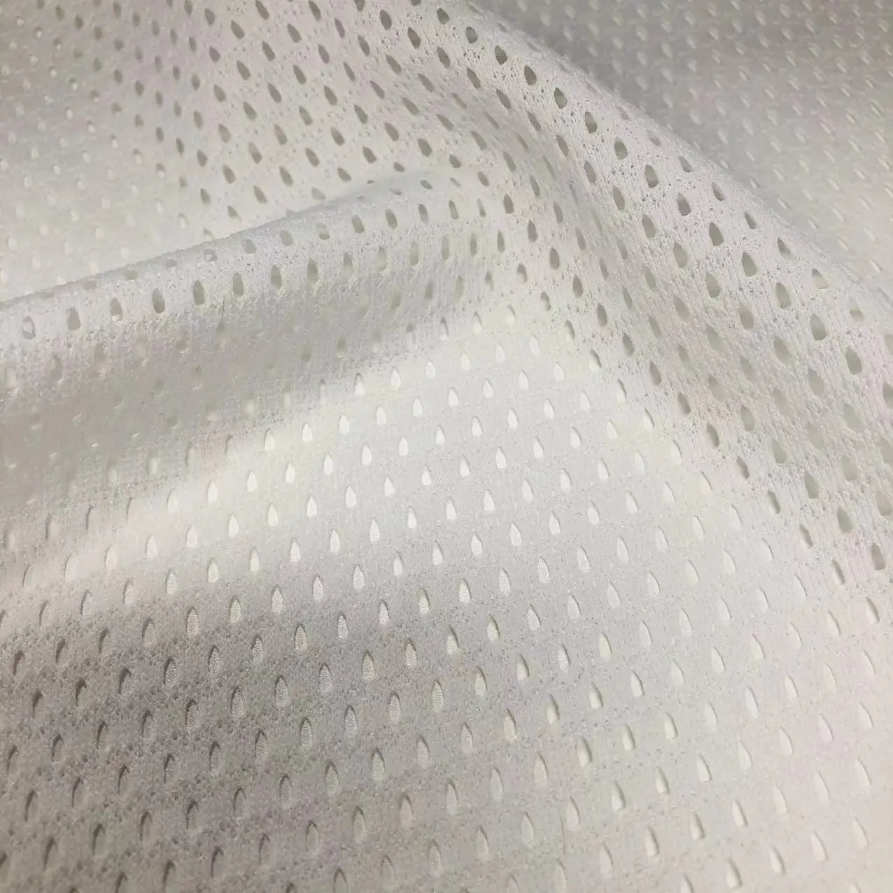 wholesale garment breathable knit 100% polyester white bird eye wicking mesh fabric for sportswear and ball suit