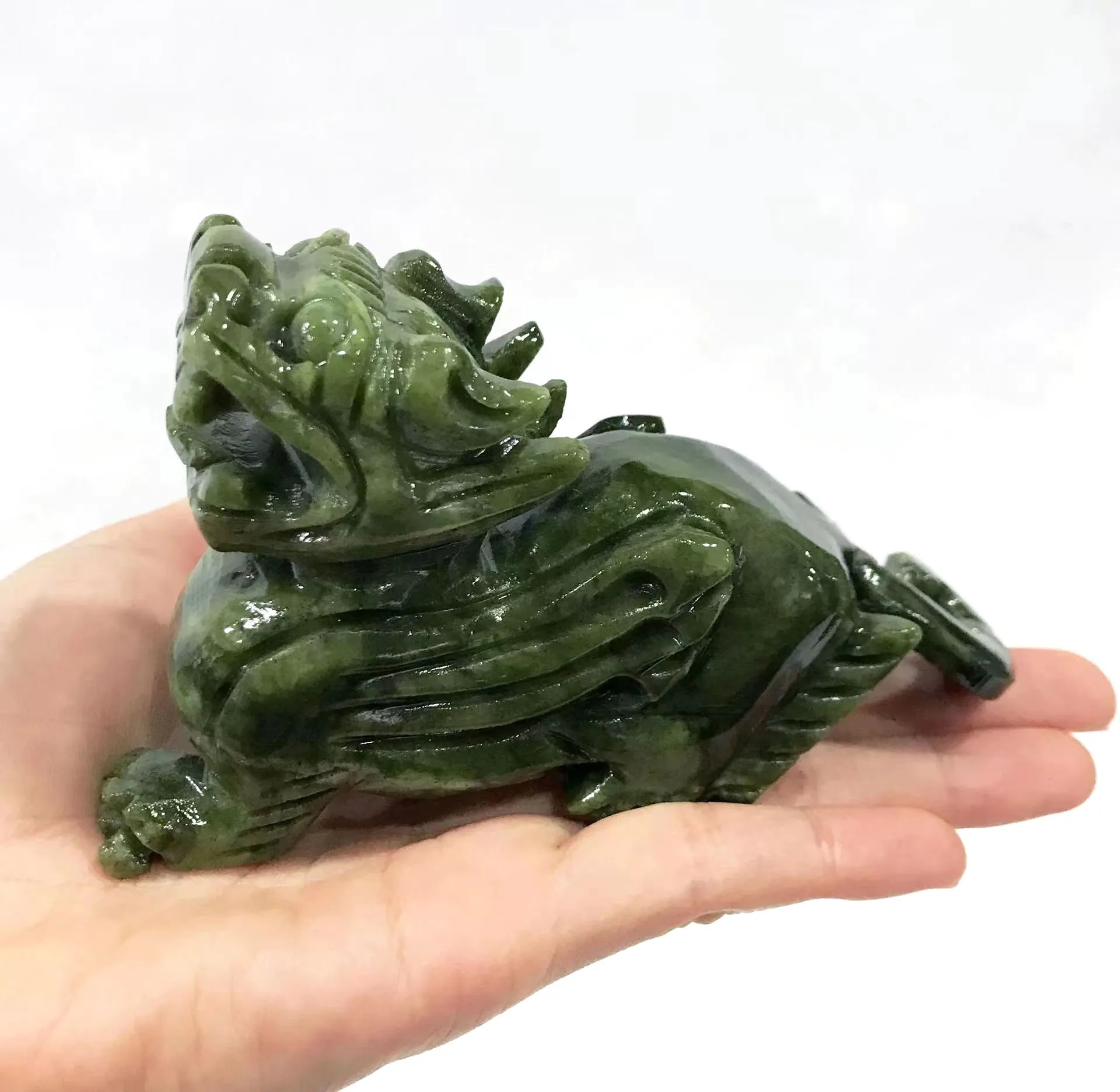 Wholesale green jade Pi xiu sculpture artifact natural crystal god beast ornaments for home decoration