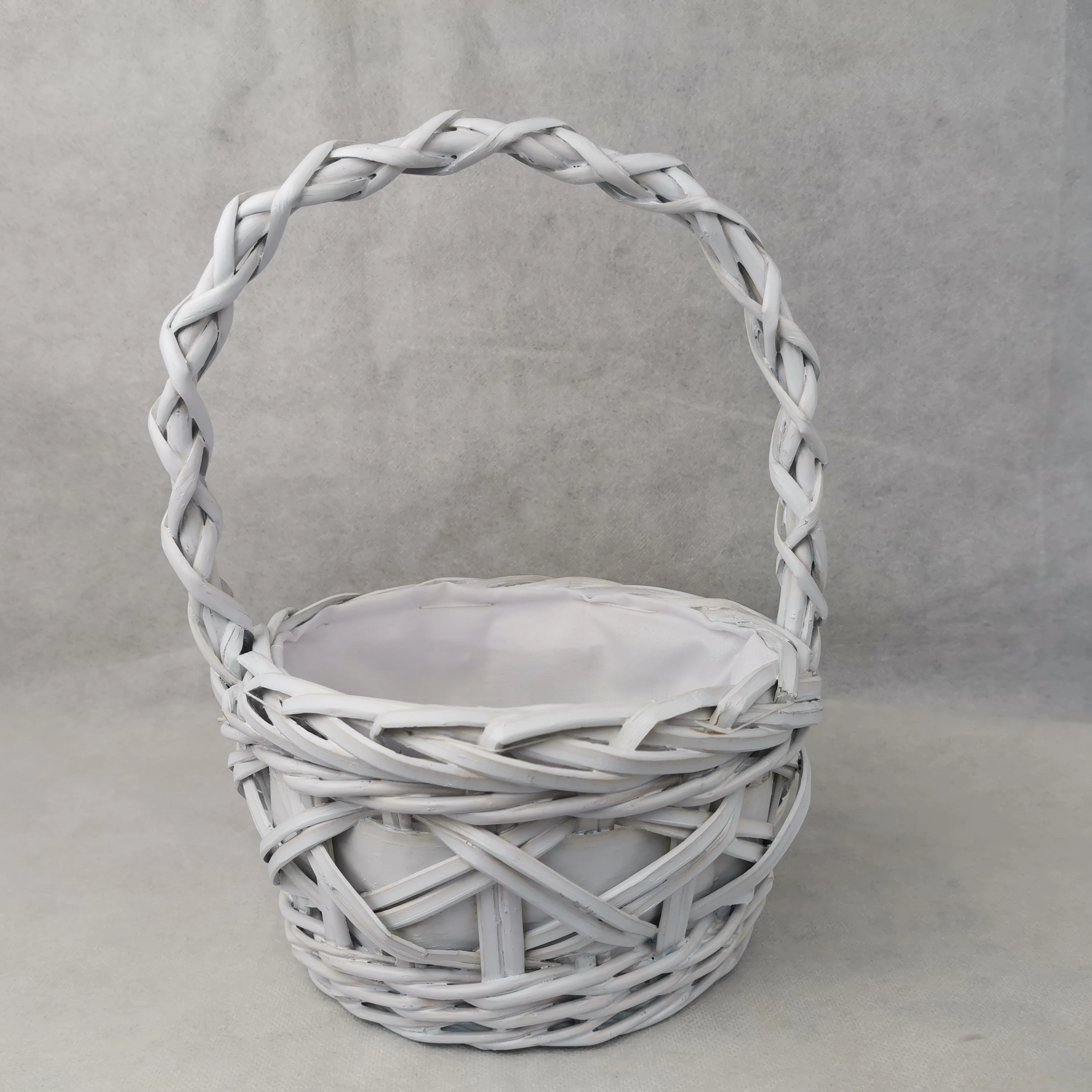 
Корзина из белой ивы 