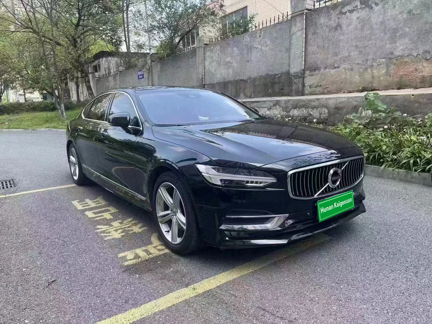 Подержанные автомобили 2019 V-olvo S90 T5 Интеллектуальный роскошный выпуск 4-дверный 5-местный бензиновый Подержанный автомобиль продается в Интернете