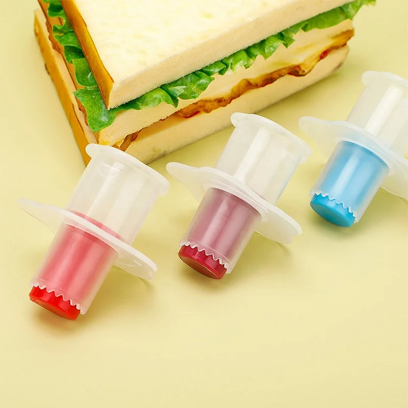 Wholesale Plastic Cake Corer Cupcake Plunger Cutter Pastry Digging Holes Tools