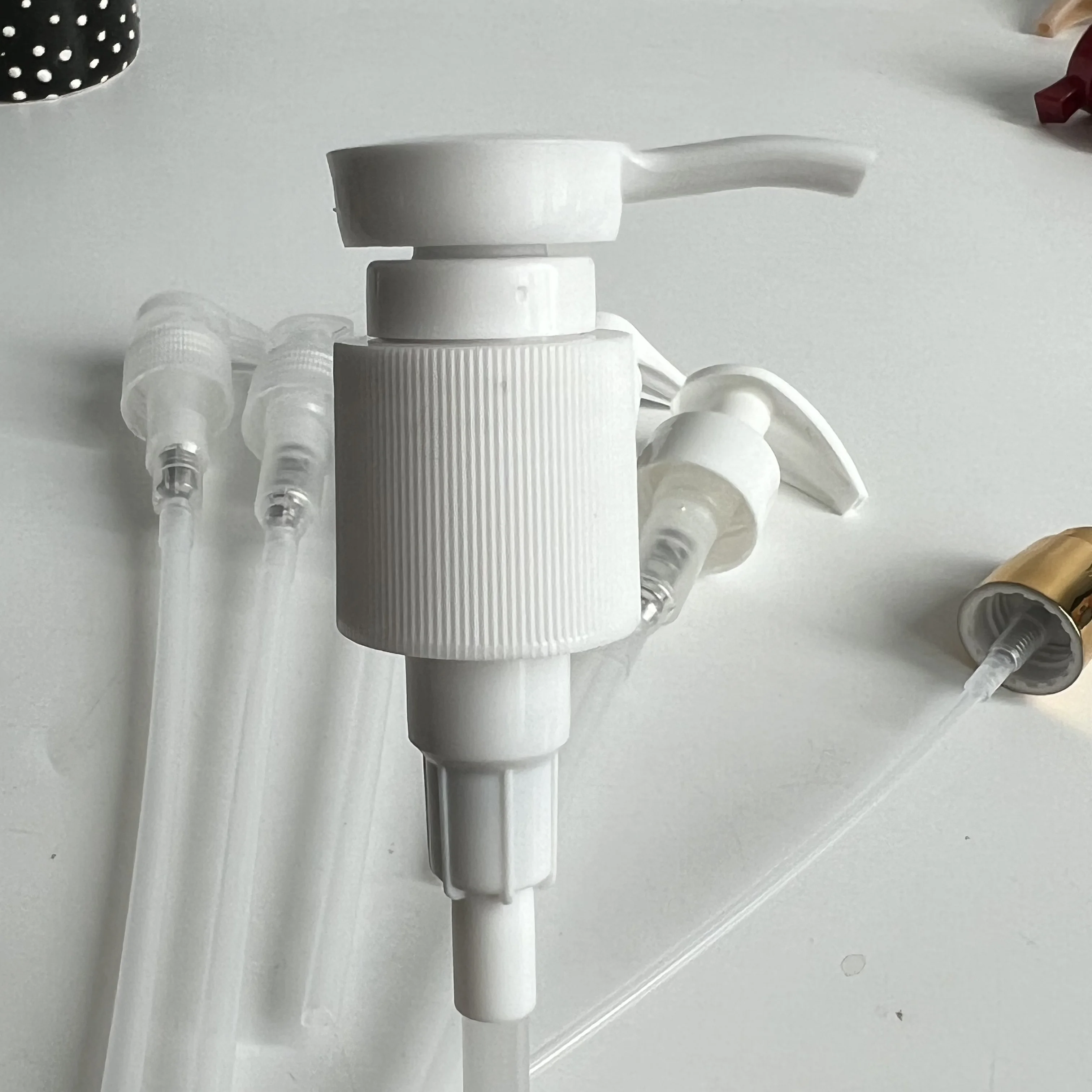 Custom Plastic Lotion Soap Pump Dispensers 18 20 24/410 400 Lotion Pump Dispensers For Bottle