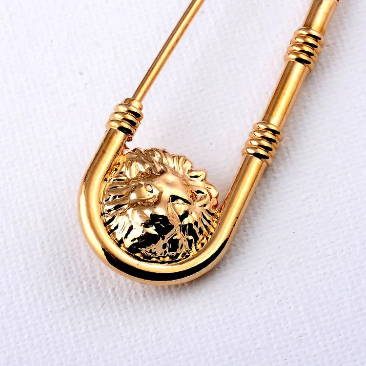 Fashion Fashion Hot Sale Alloy Double Lion Head brooch Temperament Coat Pin Personality Clothing Accessories Wholesale