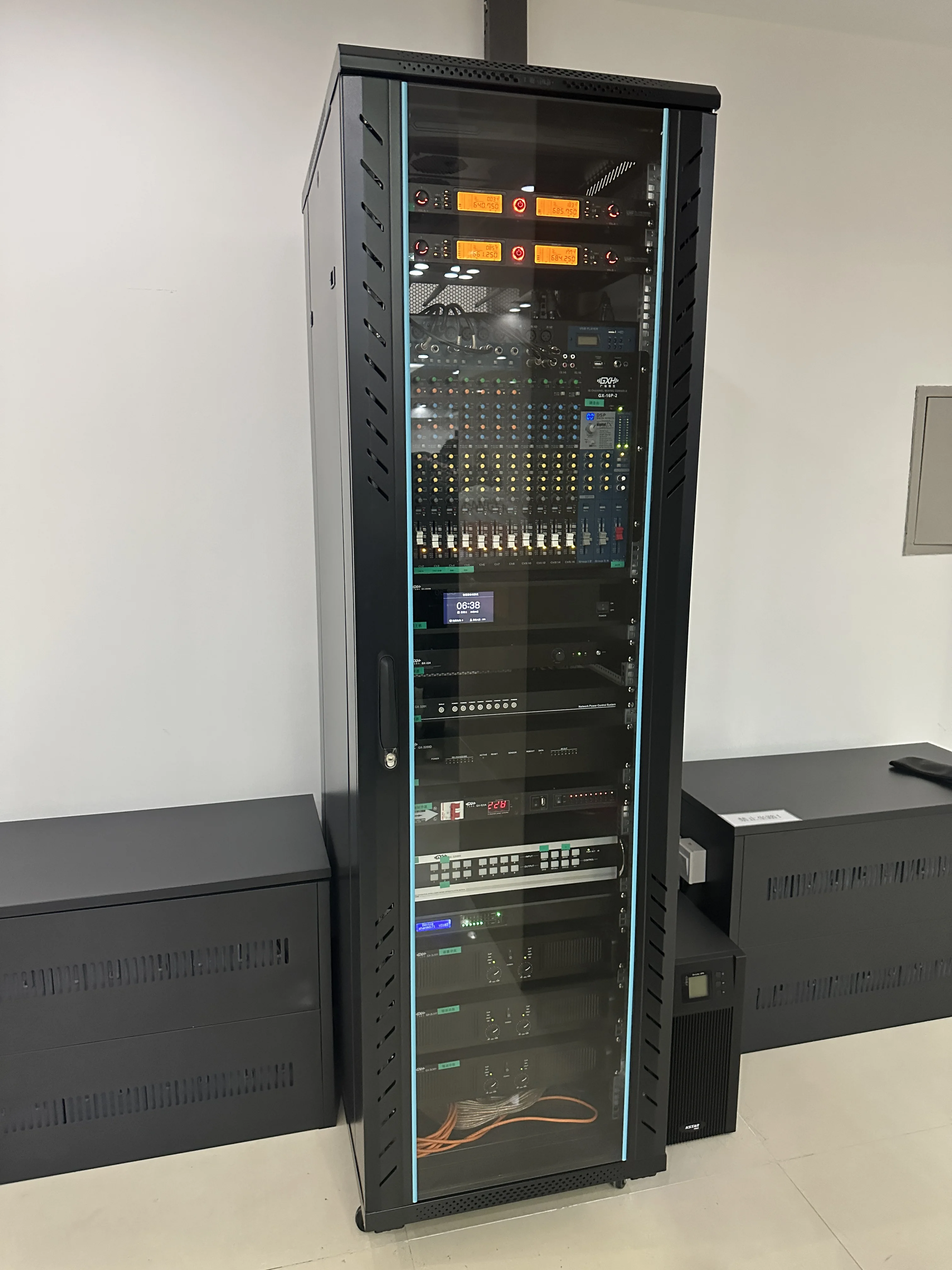 42u outdoor telecom cabinet with air conditioner 28u rack air cooling rack mount