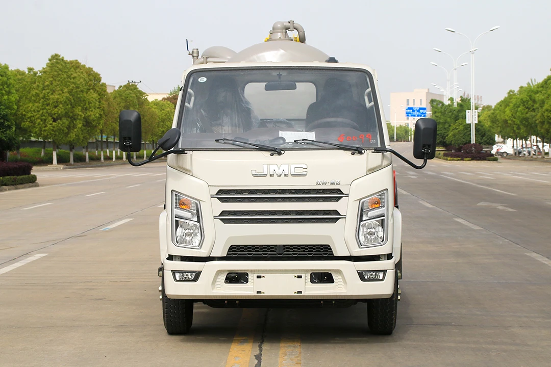 China Shunda 4*2 Sewage Suction Trucks 5 cubic meters  Sewage Sludge Suction And Transportation Truck