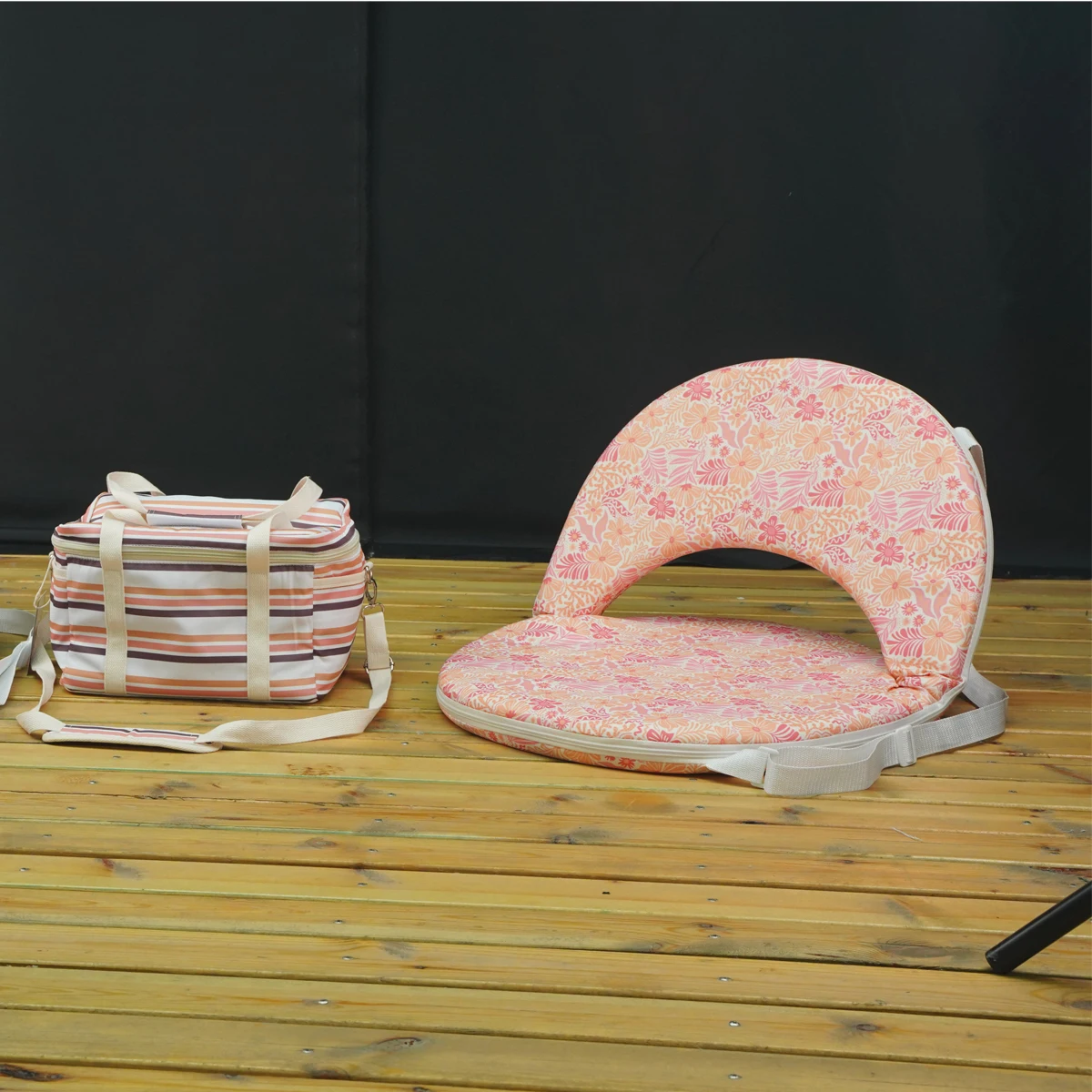 Wholesale armless portable recreation stadium recliner folding positions bleachers seating outdoor oxford beach chair with strap