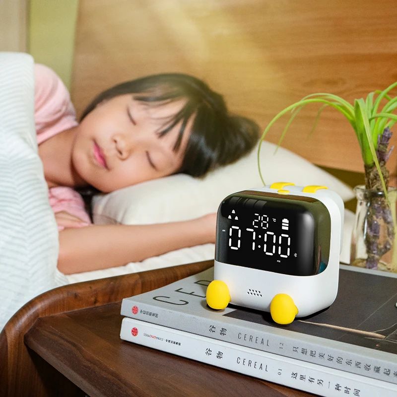 Multifunctional Electronic Alarm Clock For Student Kids,Voice Control Digital Night Light Alarm Clock