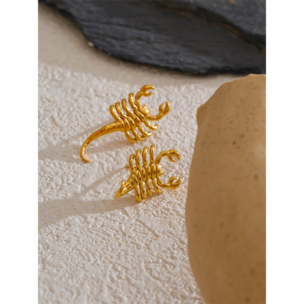 JINYOU 4833 Scorpion Shape Stainless Steel Metal Ear Studs Trendy 18K Gold PVD Plated Stud Earrings for Women Jewelry Gift